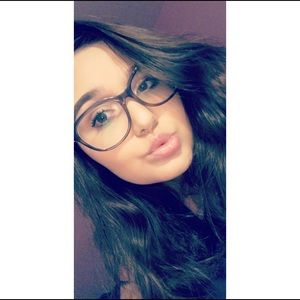 Meet your Posher, Carly